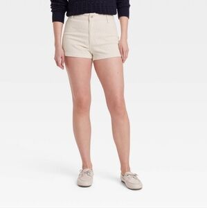Universal Thread Women's Cream High Rise Waist Shorts